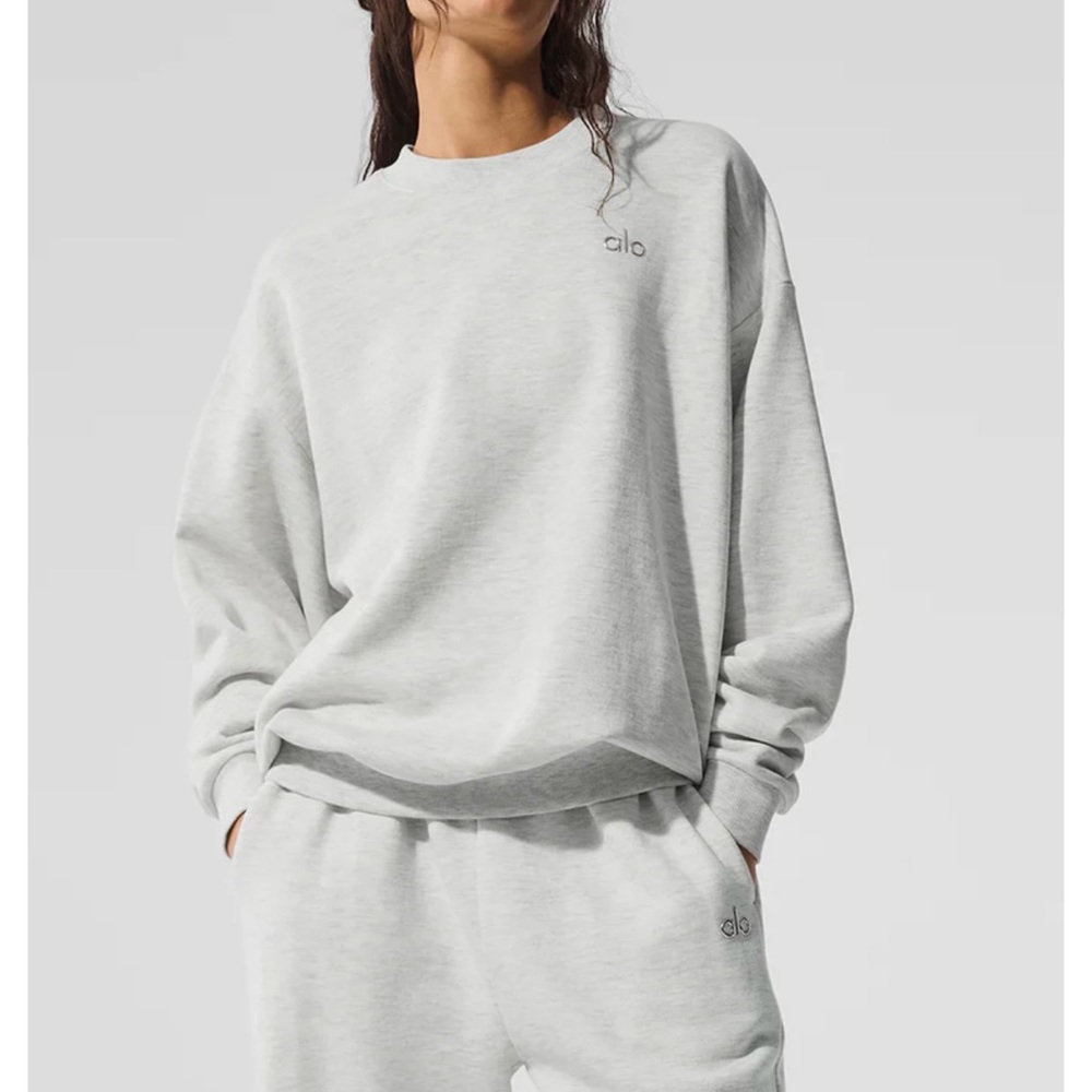 Alo Light Gray Accolade Crew Neck Pullover